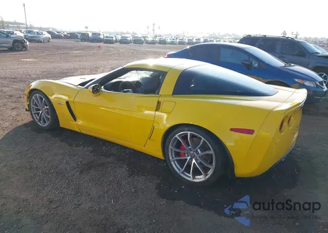 2013 Chevrolet Corvette Z06 Hardtop z USA, uszkodzony, nr VIN 1G1YL2DE2D5104101